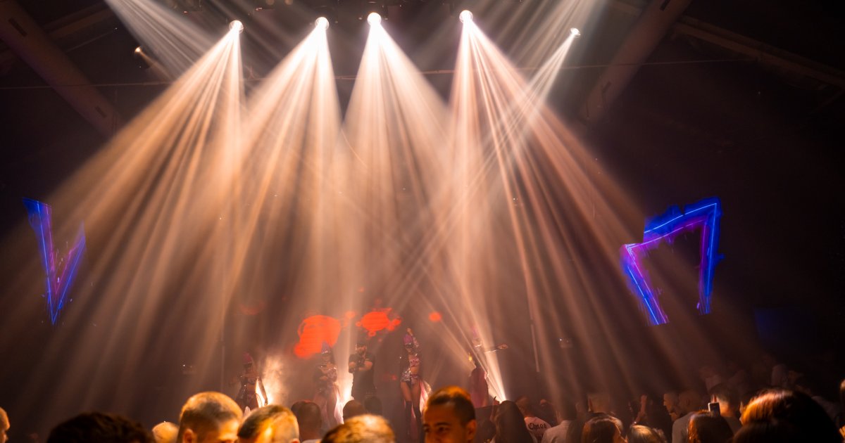 НОВИЯТ DOCK 5 Night Club